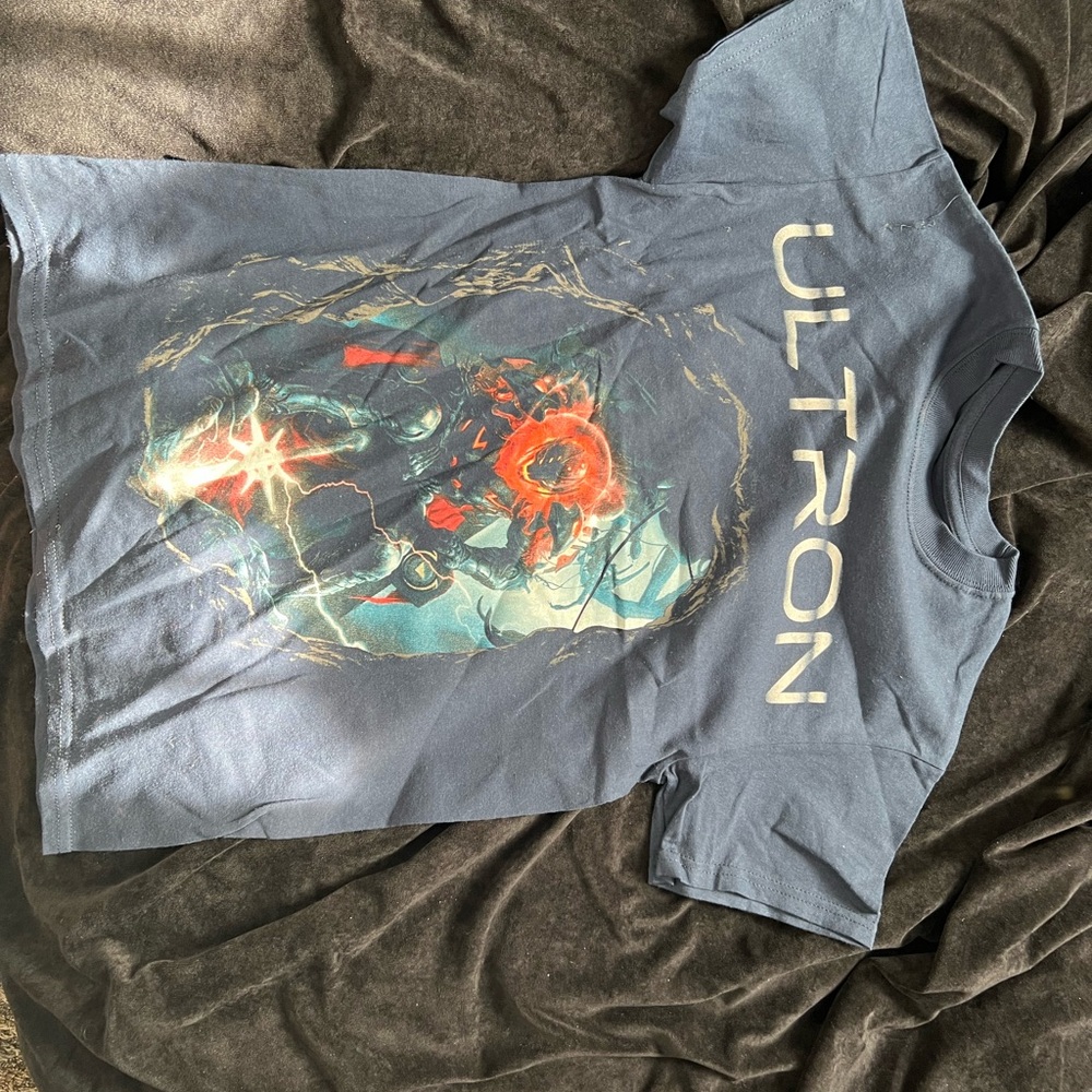 New small marvel ultron tshirt